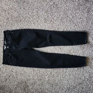 Black ankle jeans